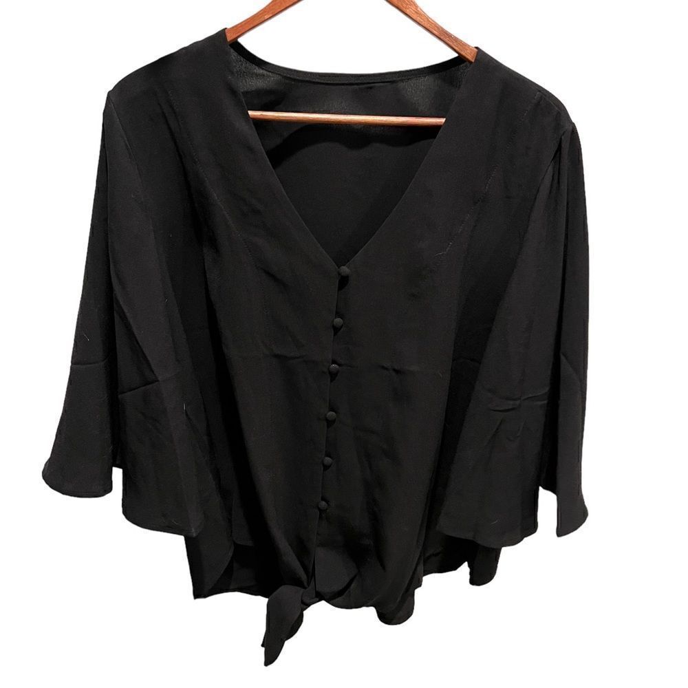Black v-neck button front with tie‎ waist and bell sleeves blouse women’s size L